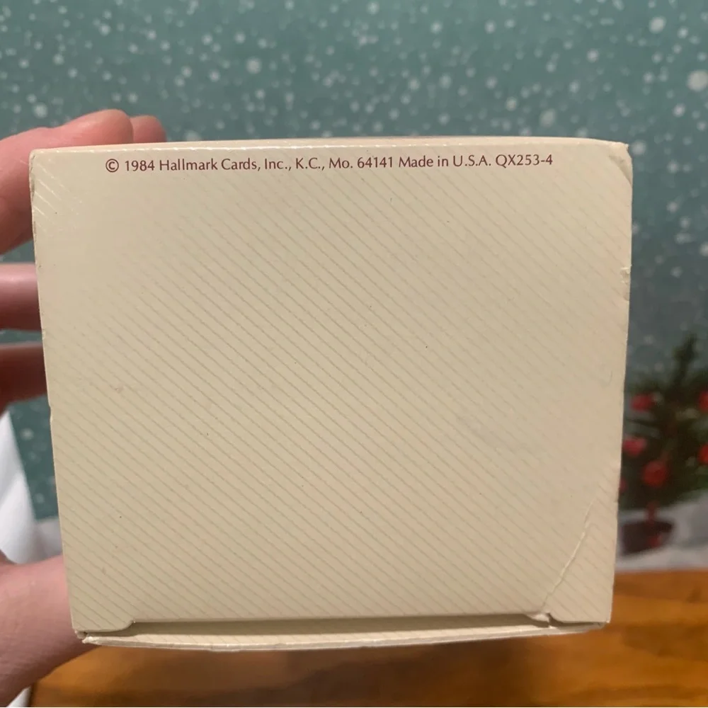 🎄2/20🎄 Vintage Hallmark Glass Ornament “Holiday Starburst” 1984